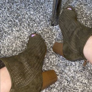 Olive green booties 🌾